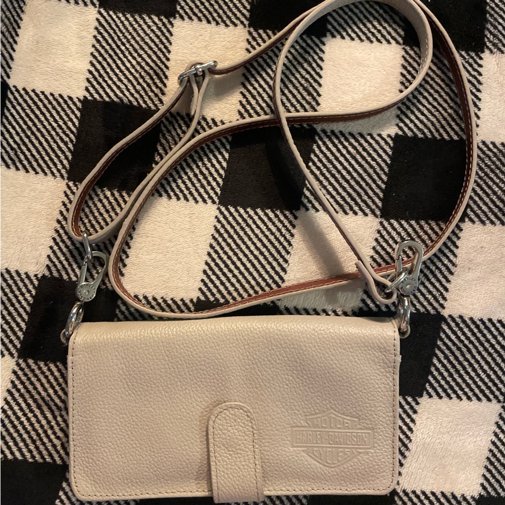 Harley- Davidson Vixen Bar & Shield Leather Crossbody OBO